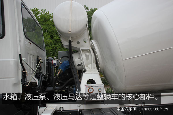 混凝土搅拌车，搅拌车，水泥搅拌车，御虎搅拌车