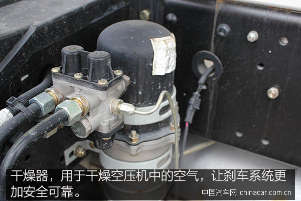 混凝土搅拌车，搅拌车，水泥搅拌车，御虎搅拌车