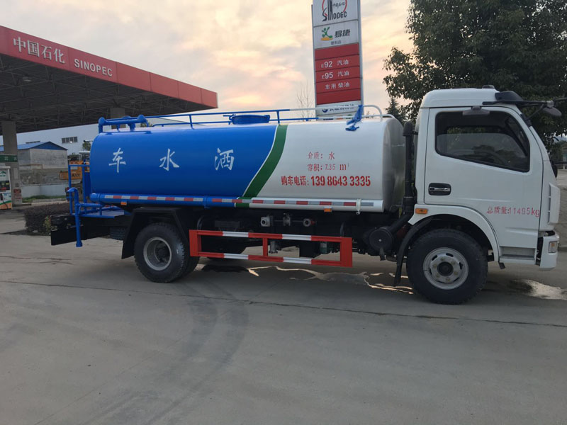 10吨洒水车.jpg