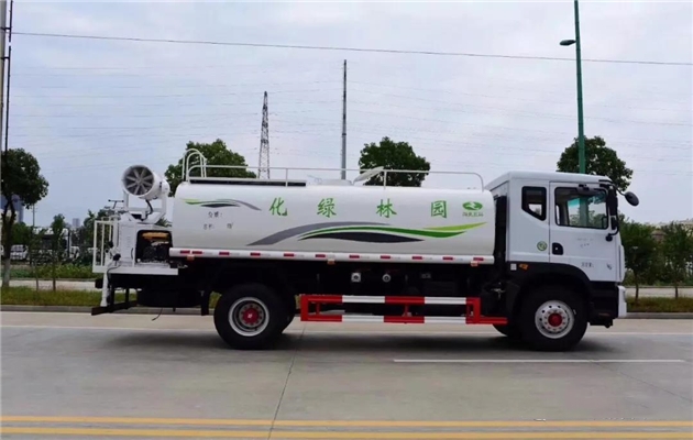 东风D9洒水车1.jpg