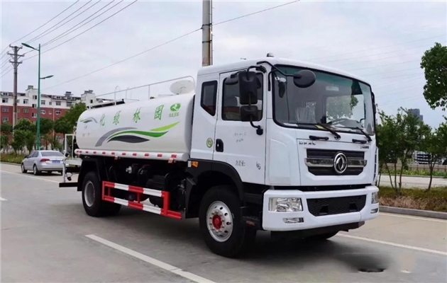 东风D9洒水车5.jpg