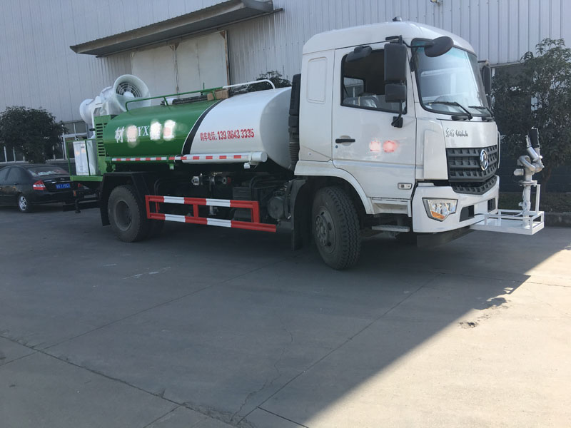 东风专底雾炮洒水车3.jpg