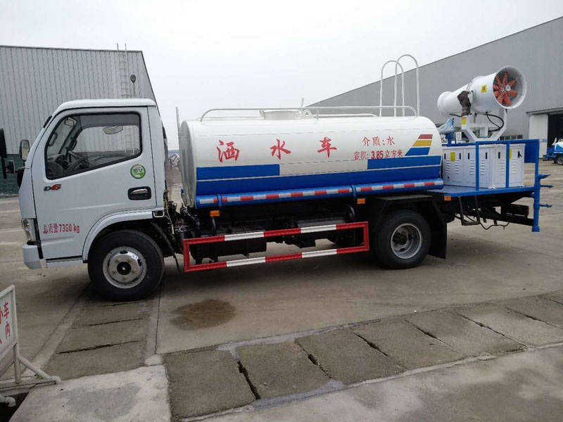 东风D6雾炮洒水车.jpg