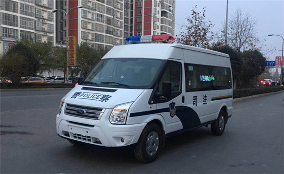 福特v348警用囚车.jpg