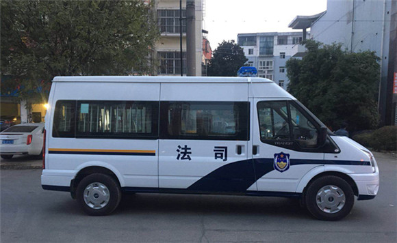 福特v348警用囚车.jpg