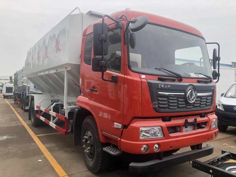 东风天锦饲料车