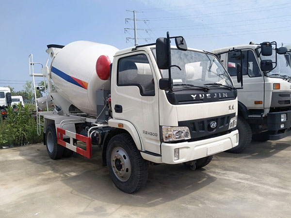 跃进3方小型搅拌车.jpg