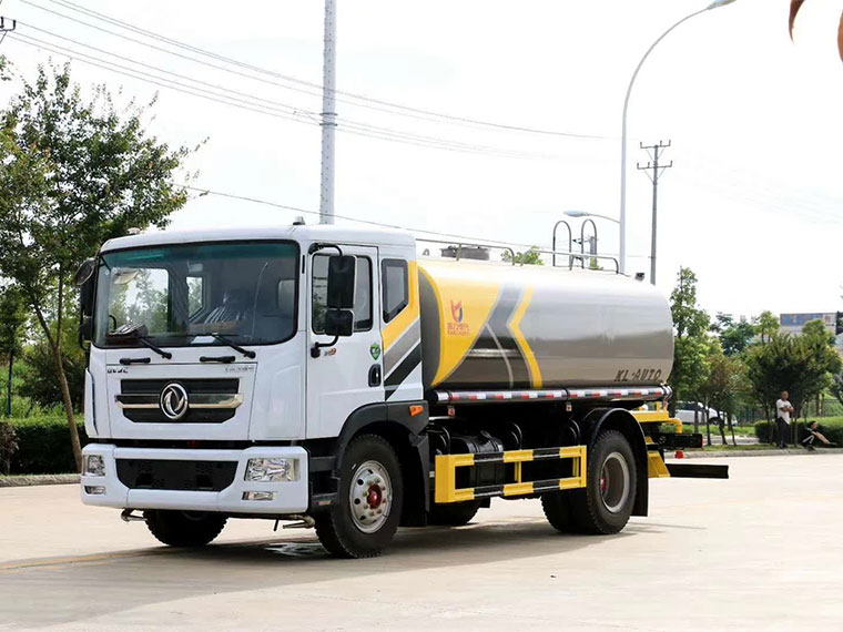 国六东风多利卡D9 14方洒水车.jpg