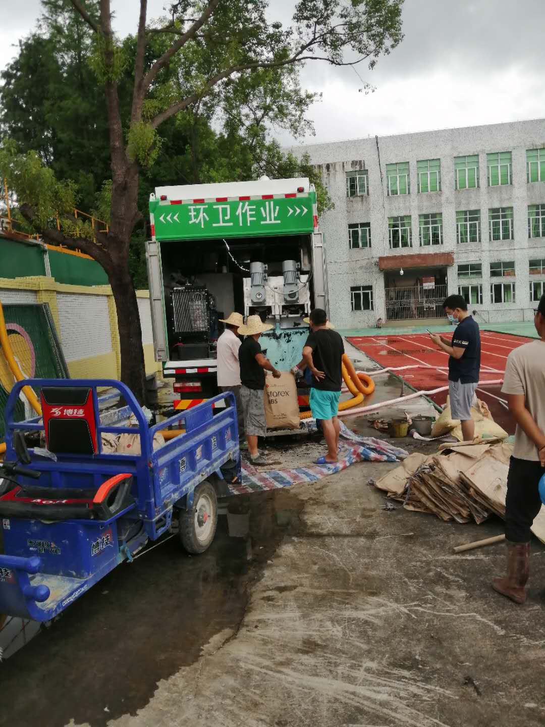 干湿分离吸粪车，新型吸粪车，多功能净化吸粪车