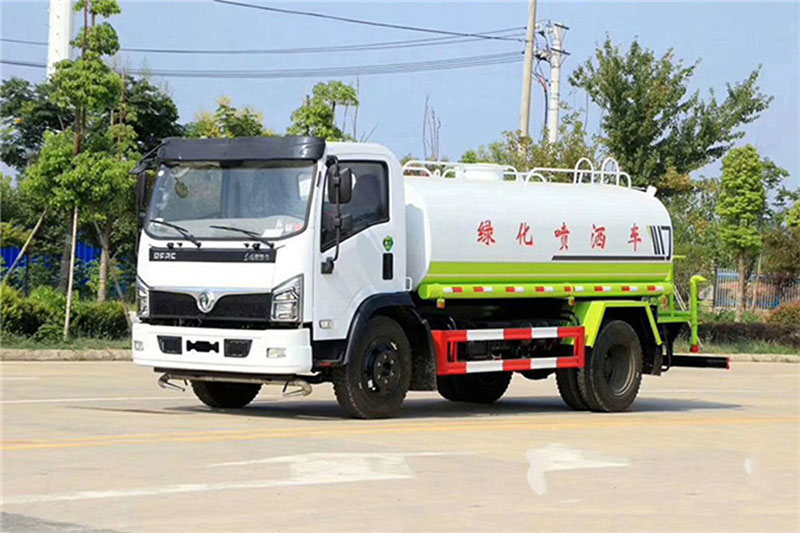 国六东风D7 9方洒水车.jpg