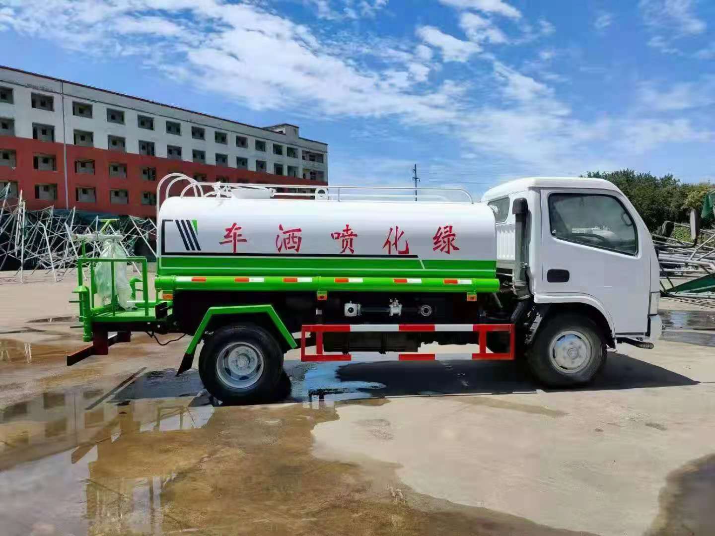 不上户5吨洒水车.jpg