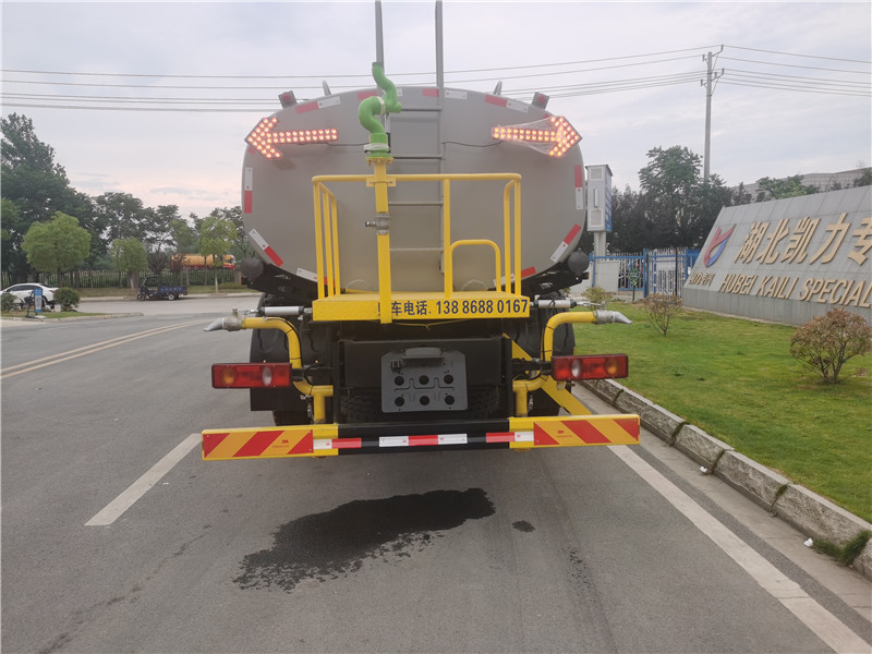 东风华神玉柴200马力12方洒水车 (6).jpg