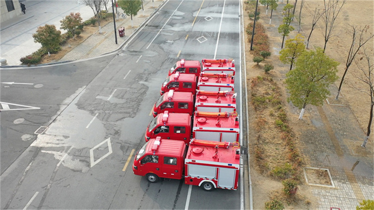 东风途逸蓝牌水罐消防车 (7).jpg